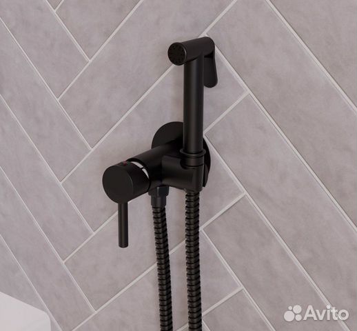 Инсталляция Grohe и унитаз с гигиеническим душем