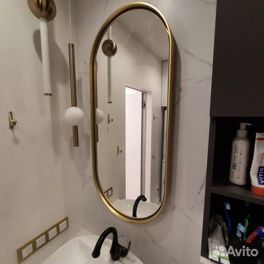 Зеркало в раме капсула Madeline