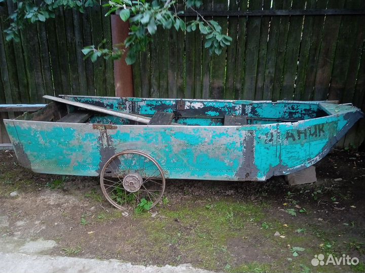 Лодка алюминиевая