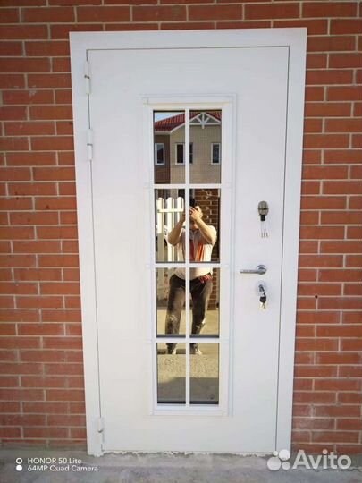 Дверь входная со стеклопакетом