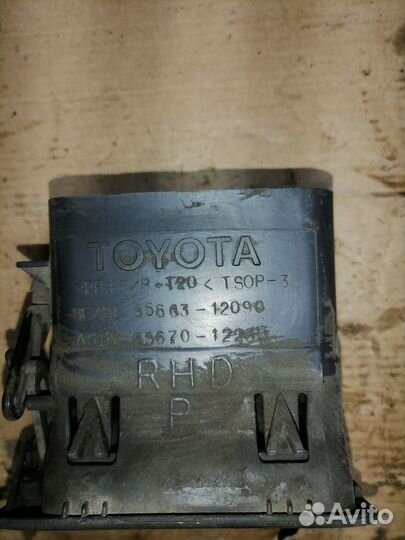 Дефлектор левый Toyota Sprinter Carib AE110