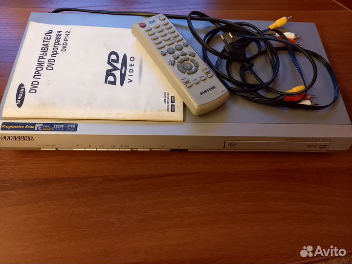 DVD плеер Samsung модель DVD-P142