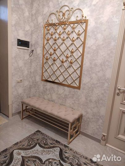 Вешалка в прихожую с обувницей