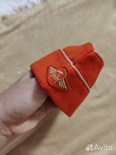 Пилотка стюардессы красная