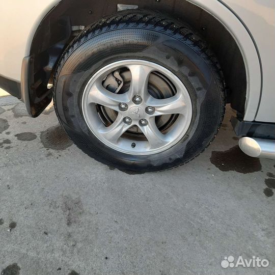 Aeolus ADC52 215/70 R16 H