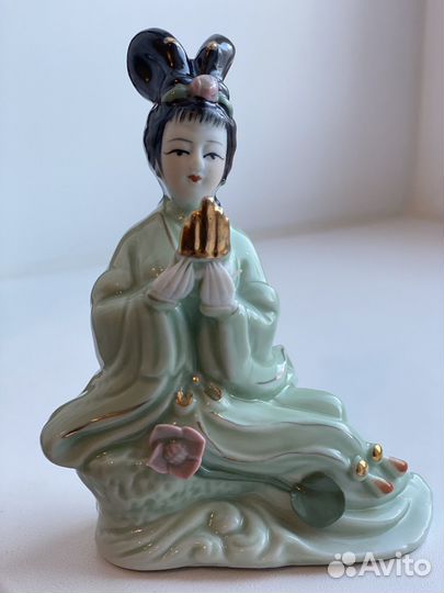 Фарфоровая статуэтка девушка Гейша