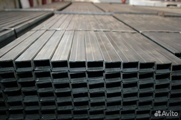 Профильная труба для крупных коммерческих зданий