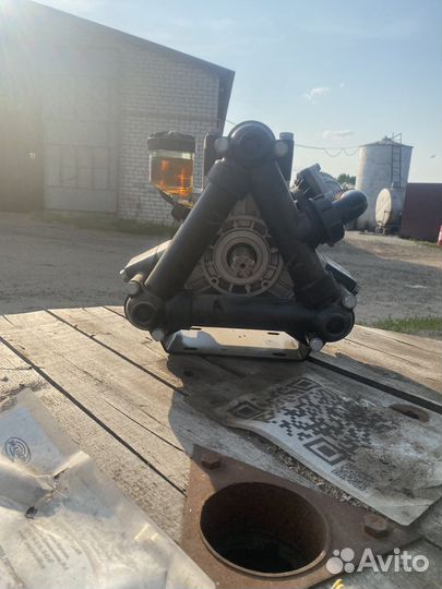 Насос на опрыскиватель (помпа)