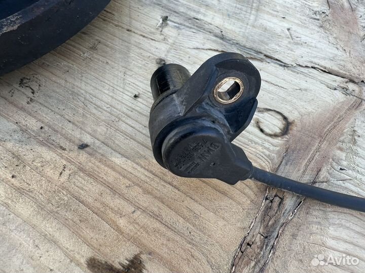 Датчик распредвала Bmw M52B25TU