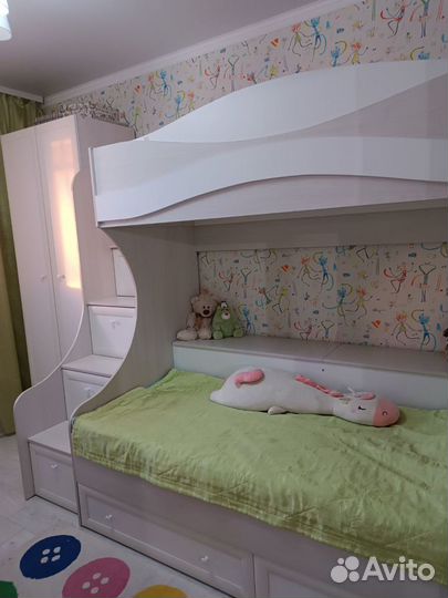 Детский гарнитур с 2х ярусной кроватью
