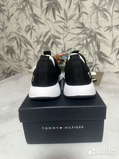 Кроссовки женские Tommy hilfiger 37р