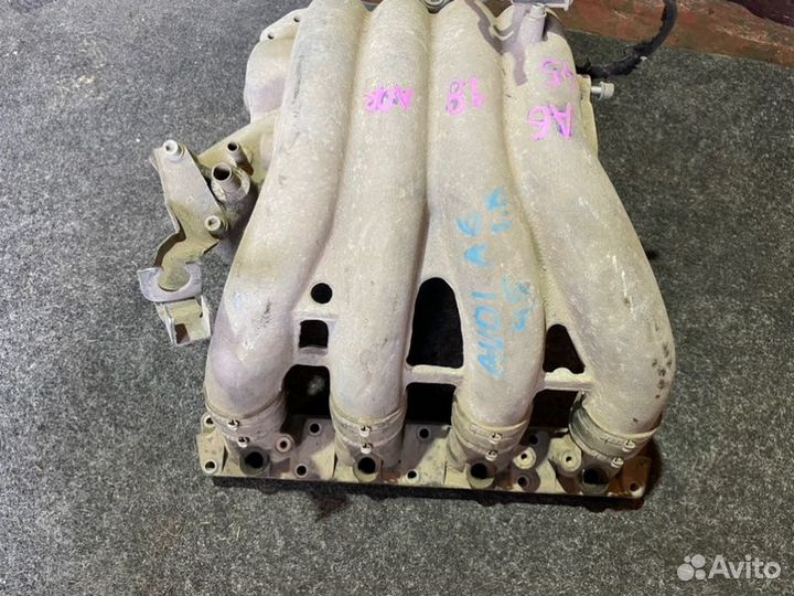 Коллектор впускной Audi A6 45 1994