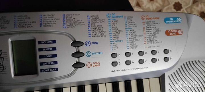 Синтезатор casio (в рабочем состоянии)