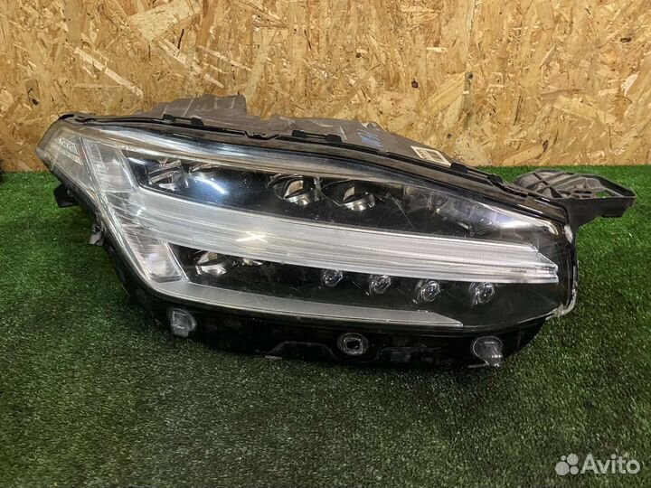 Фара правая Volvo XC90 2 (2014-2019) Full LED