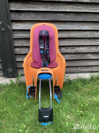 Детское кресло на велосипед thule