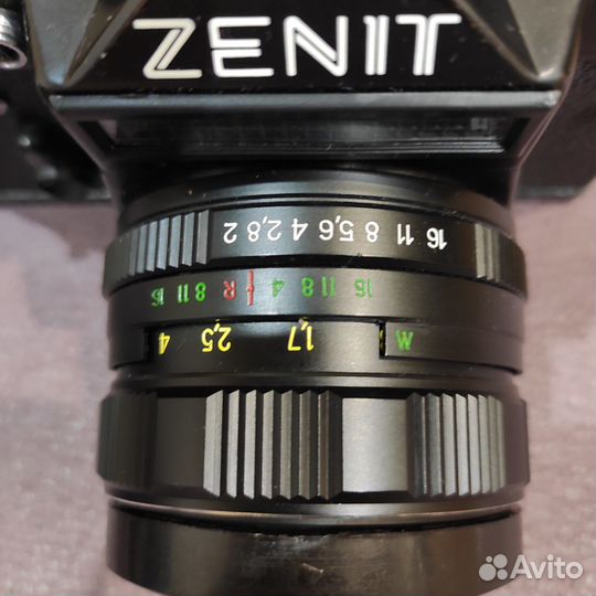 Зеркальный фотоаппарат плёночный Зенит 11