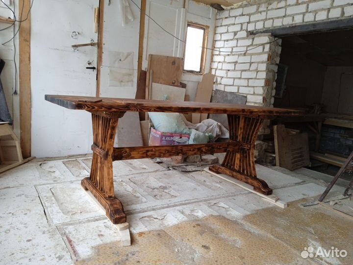 Декоративный столик