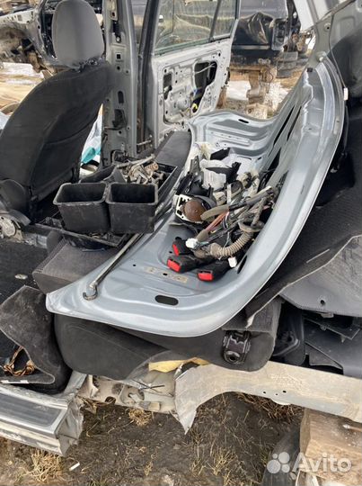 Ковролин Nissan Tiida c11 2013 1.6 MT