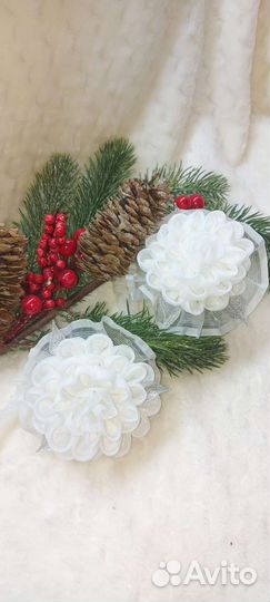 Пышные белые бантики ручной работы