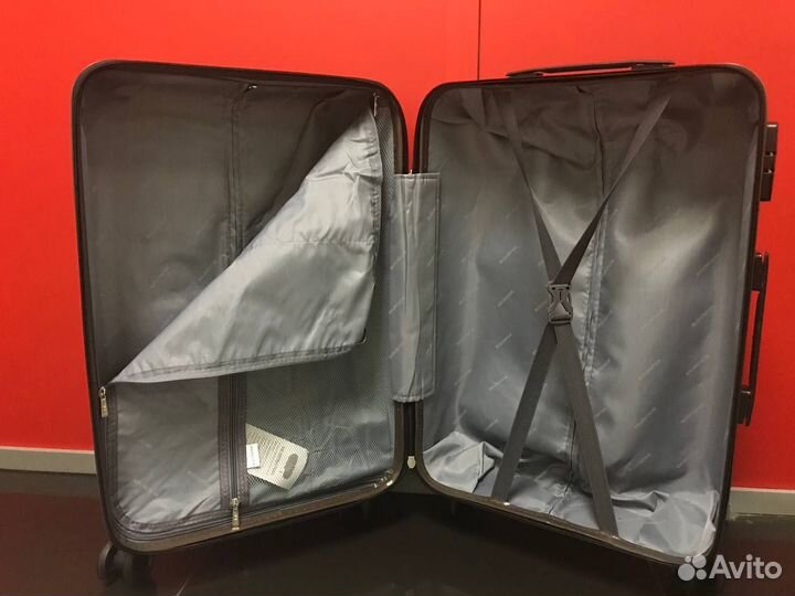 Чемодан из поликарбоната