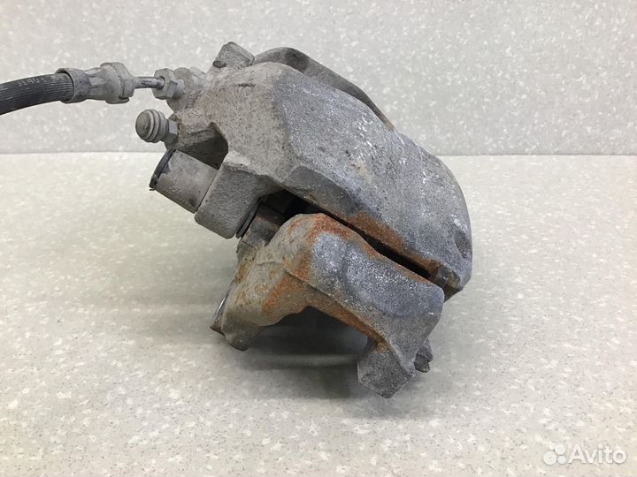 Суппорт передний правый, Ford Kuga 2012 1835113