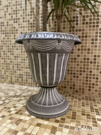 Кашпо / вазон / горшок пластиковый