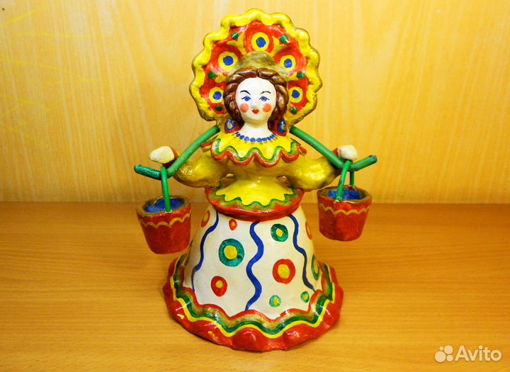 Дымковская игрушка Барыня водоноска. (20см.)