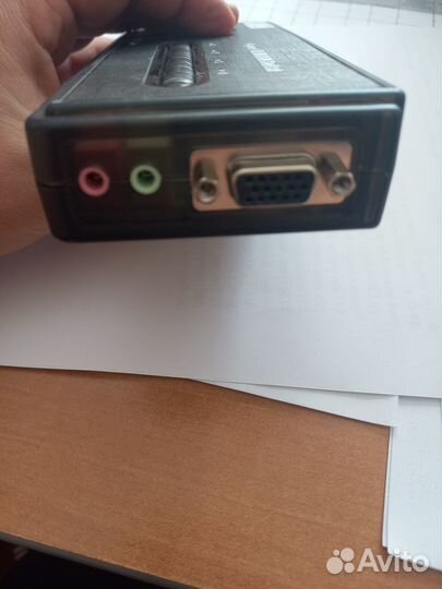 4-портовый переключатель KVM