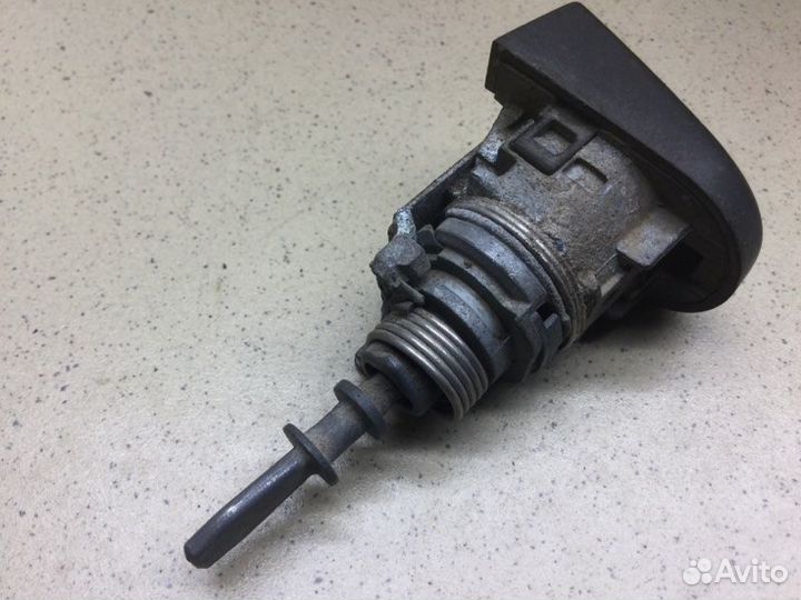 Вставка замка двери правая Volkswagen Caddy BST