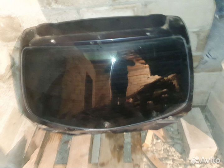 Стекло крышки богажника мазда 3 бк