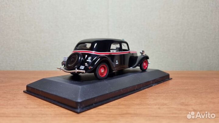 Модель Citroën Traction 11