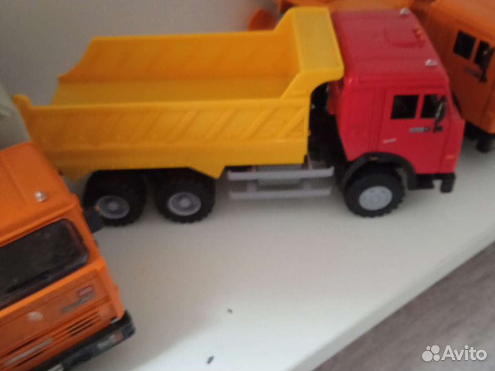 Игрушка грузовик камаз