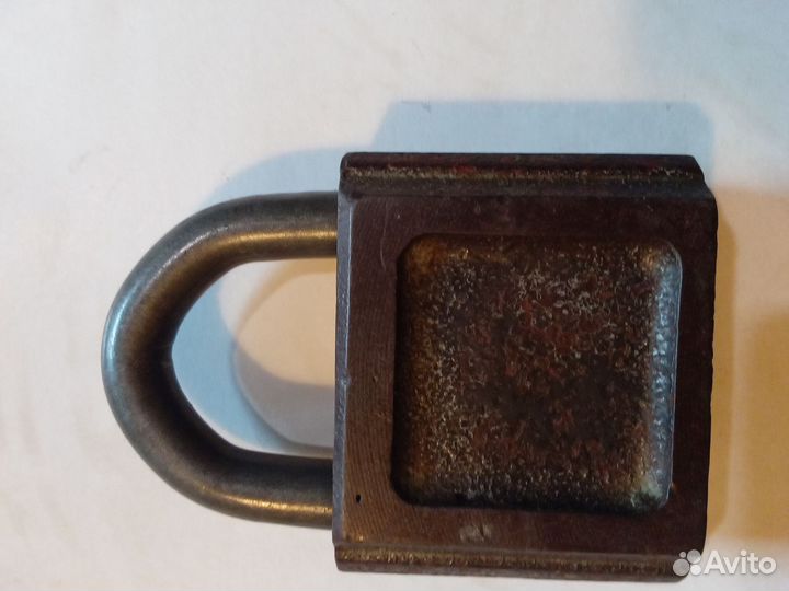 Замок дверной