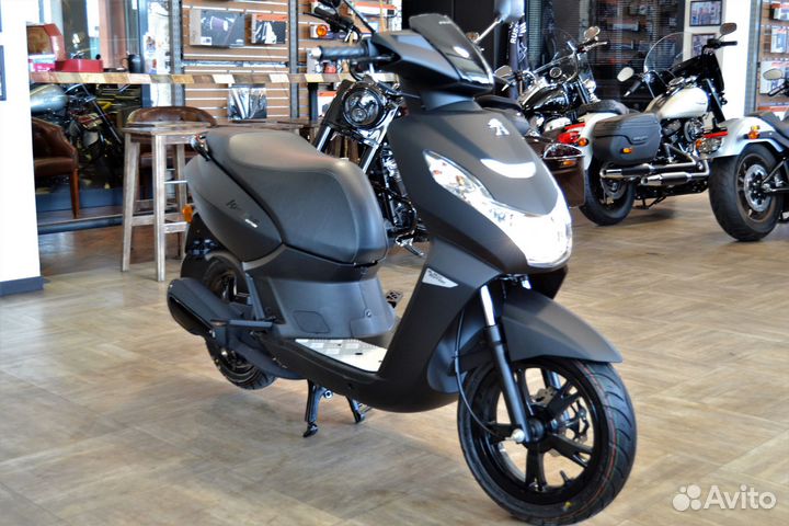 Скутер Peugeot Kisbee 50 Black Edition, 2022