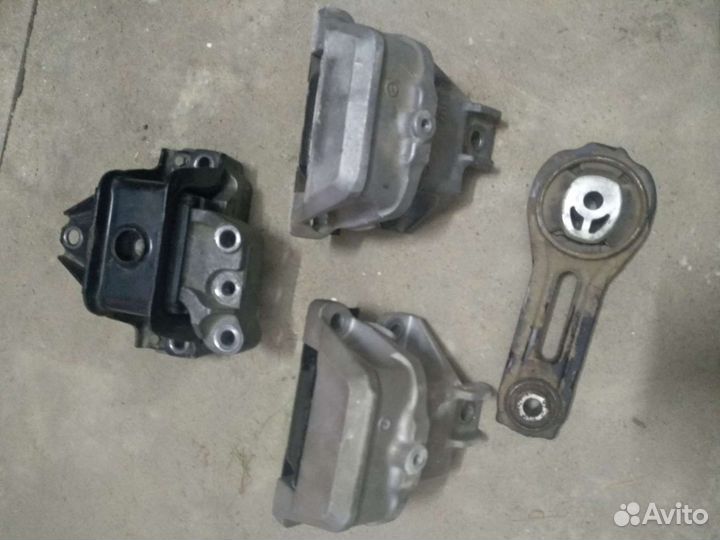 Опора(подушка) двигателя Мицубиси оутлендер 3