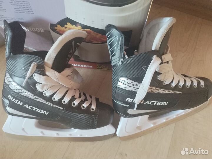 Коньки хоккейные