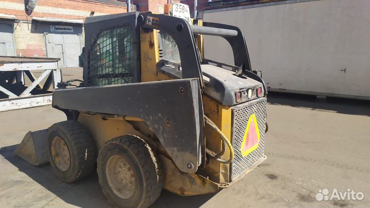 Мини-погрузчик John Deere 318D, 2013