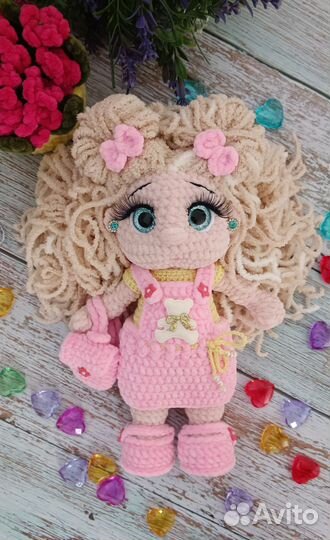 Вязаная игрушка кукла