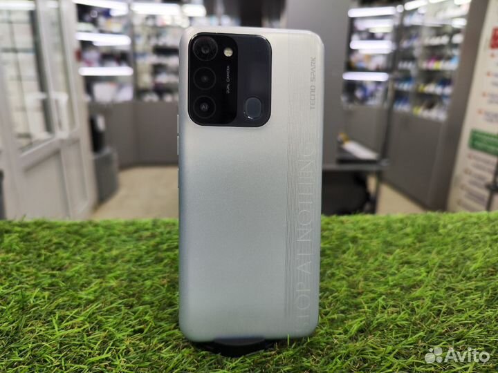 TECNO Spark 8C, 4/64 ГБ