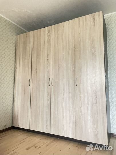 Шкаф