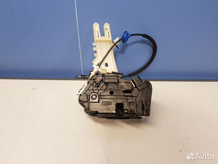 Замок двери передней правой Volkswagen Scirocco 2008-2017