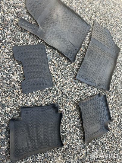 Полики на nissan teana j32