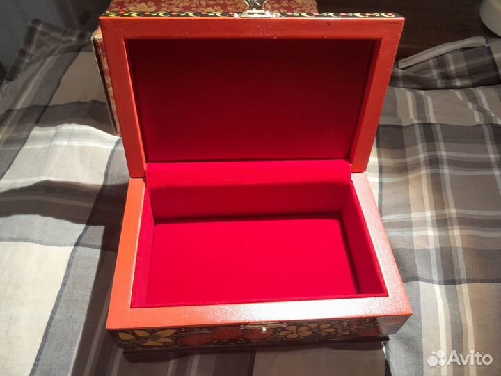 Деревянная шкатулка ручной росписи хохлома