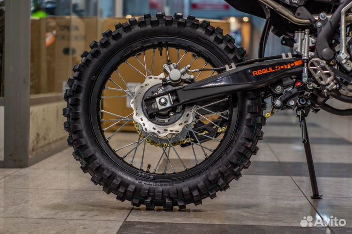 Мотоцикл Regulmoto Athlete 250 21/18