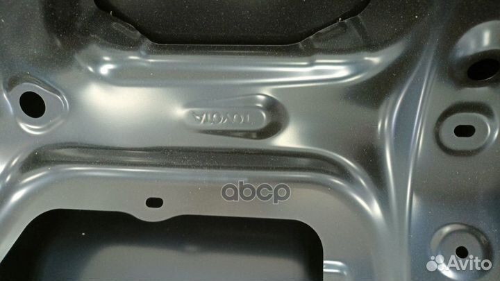 Крышка багажника Toyota Camry (XV70) 17- / Camry