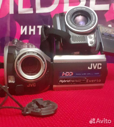 Видеокамера JVC
