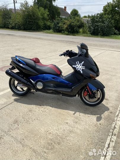 Yamaha T-max