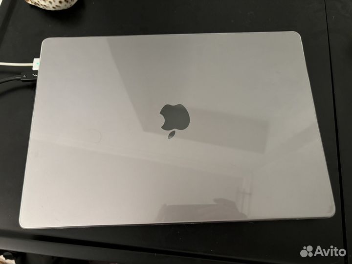 Macbook pro 16 m1 16/512