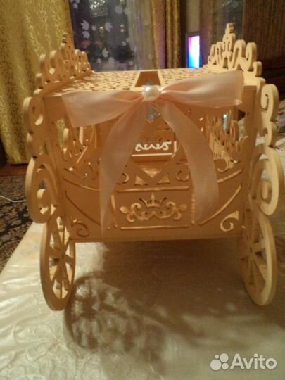 Карета свадебная