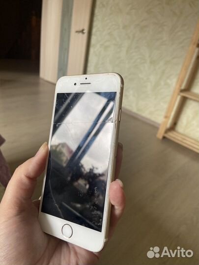 Телефон iPhone 6s